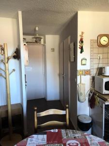 Résidence 4 Soleils - APPARTEMENT 2 PIECES + COIN MONTAGNE-ECLOSE EST MAE-3011