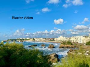 Appartements BaskoParadis I Apt I Central I Calme I Lumineux I Lit 160 I Terrasse I Jardin : photos des chambres