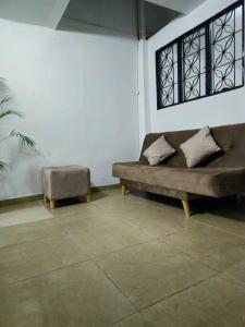 Denier House Guabinal 203