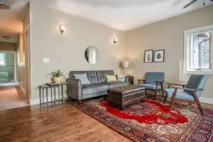 Stylish and comfy 2BR condo near Hot Springs - Brisco