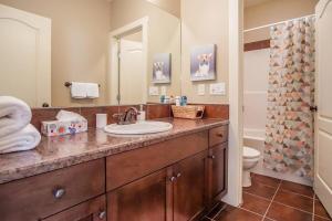 Stylish and comfy 2BR condo near Hot Springs