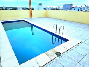 Departamento en Corrientes, céntrico, con piscina, cochera, wifi