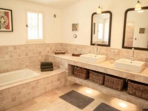 Maisons de vacances Le Mas Romarin : photos des chambres