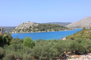 Seaside secluded apartments Cove Dragnjevica - Telascica, Dugi otok - 8140