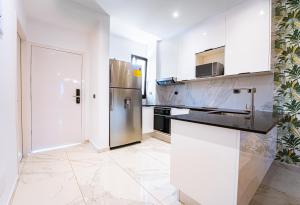 Beautiful Beach APT with Private Jacuzzi, Pool & Golf