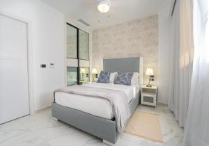 Beautiful Beach APT with Private Jacuzzi, Pool & Golf