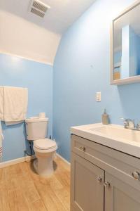 Lovely studio queen In Oakland Zoo Area