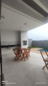 Excelente casa de praia 4 suítes em condomínio