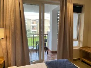 Rohm Staycations - Bāruva