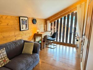 Chalet familial avec jacuzzi et cheminée près des pistes - FR-1-623-363