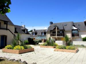 Maisons de vacances Maisonnette avec piscine et animaux admis proche plage a Erdeven - FR-1-479-170 : photos des chambres