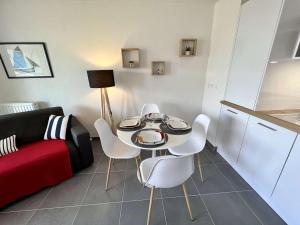 Appartements Etel - Appt. moderne 2 pieces, Wifi & parking, a 700m de la plage - FR-1-479-171 : photos des chambres
