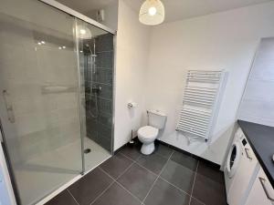 Appartements Etel - Appt. moderne 2 pieces, Wifi & parking, a 700m de la plage - FR-1-479-171 : photos des chambres