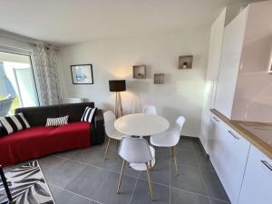 Appartements Etel - Appt. moderne 2 pieces, Wifi & parking, a 700m de la plage - FR-1-479-171 : photos des chambres