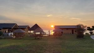 Seaview Moonrise Café