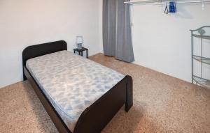 Maisons de vacances Stunning Home In Orange : photos des chambres