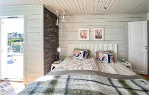 Gorgeous Home In Dalsjöfors With Sauna