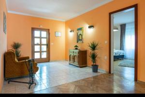 Apartment Punta with garage, balcony, garden and sea view