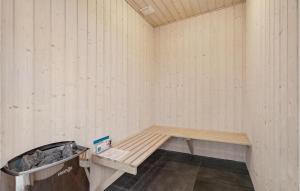 5 Bedroom Lovely Home In Højslev