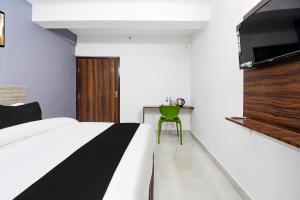 Hotel O Kalyani Golden Key
