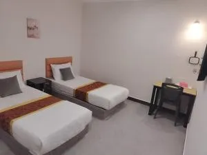 CMN Hotel & Homestay - Kampung Gurun