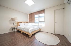 Gangnam Apartment 100m 3 Bedrooms 2 Private Bathrooms M CEO Residence 1 Minute to COEX Fully Furnished 3Bdr 2Bath