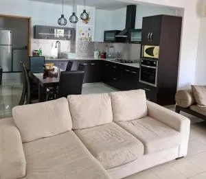 Modern air-conditioned 3 bedroom apartment on ground floor, fully equiped with swimming pool - Flic en Flac, West Coast - Tranquil Lagoons - La Gaulette