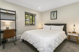 4192 Spruce Way condo