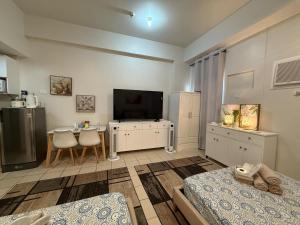 JK Suites Cheer B125