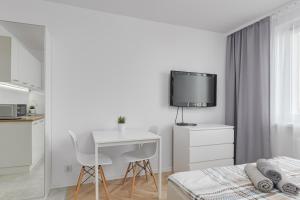 Andersena 190 B - 12 piętro - 10 min CMKP - 5 min Metro - 15 min Centrum