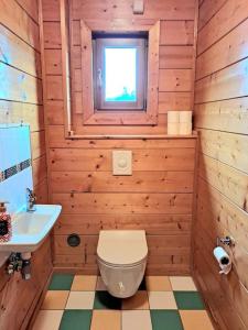 Maisons de vacances Domaine la Clairiere Le Chene Grande maison avec Sauna Terrasse Brasero et baby-foot : photos des chambres