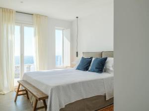 Templo y Mar VI by Mykonos Mood