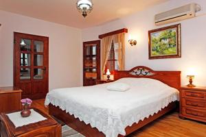 Family Hotel Varosha 2003