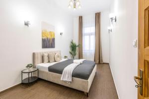 Deluxe & Cozy Central Located Joseph Boulevard Apartment