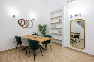 Deluxe & Cozy Central Located Joseph Boulevard Apartment