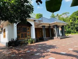 Entire Private Luxury Resort in Wayanad - Cinnamon Villa Wayanad - Tindummal