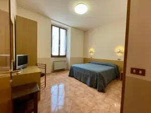 洛坎达塞特卡米尼乡村民宿 - 克利通诺河畔坎佩洛