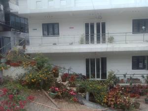 New Serene Mountains Munnar