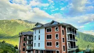 Twin Towers by D'Foy - Batakūt