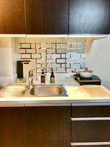 Best Value Stylish Loft Steps from Greenbelt Mall