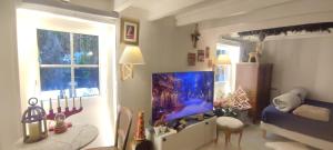Appartements PARIS AUTHENTIC HOUSE studio with green courtyard 12 rue labourse Gentilly 94250 : photos des chambres