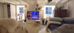 Appartements PARIS AUTHENTIC HOUSE studio with green courtyard 12 rue labourse Gentilly 94250 : photos des chambres