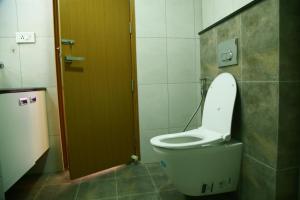 The Crystal Apartment