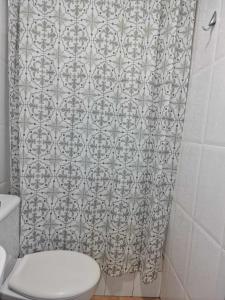 56- Habitacion del piso