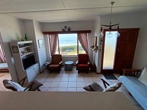 Family beachfront cottage