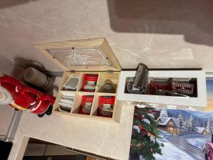 2-bedroom, 2-bathroom with fireplace and garden at Winslow Infinity