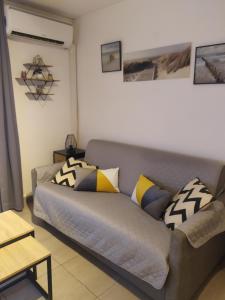 Beau studio avec grande terrasse