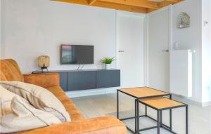 Cozy Home In Lombardsijde With Wifi