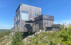 Cozy Home In Søndeled With Kitchen