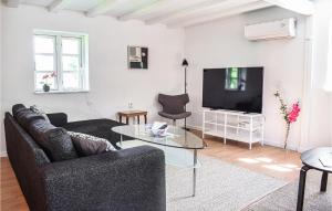 5 Bedroom Lovely Home In Tving